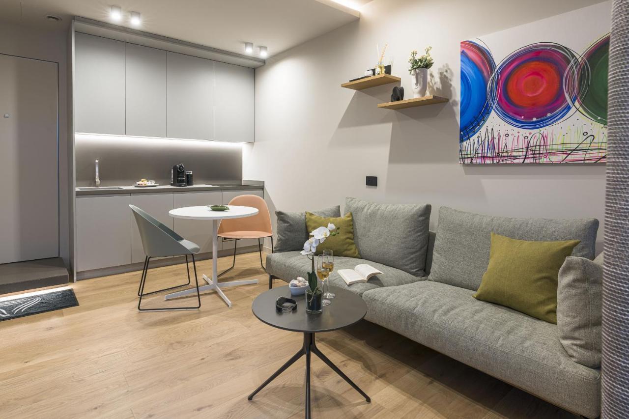 Aera Luxury Suites By Wonderful Italy คาตาเนีย ภายนอก รูปภาพ
